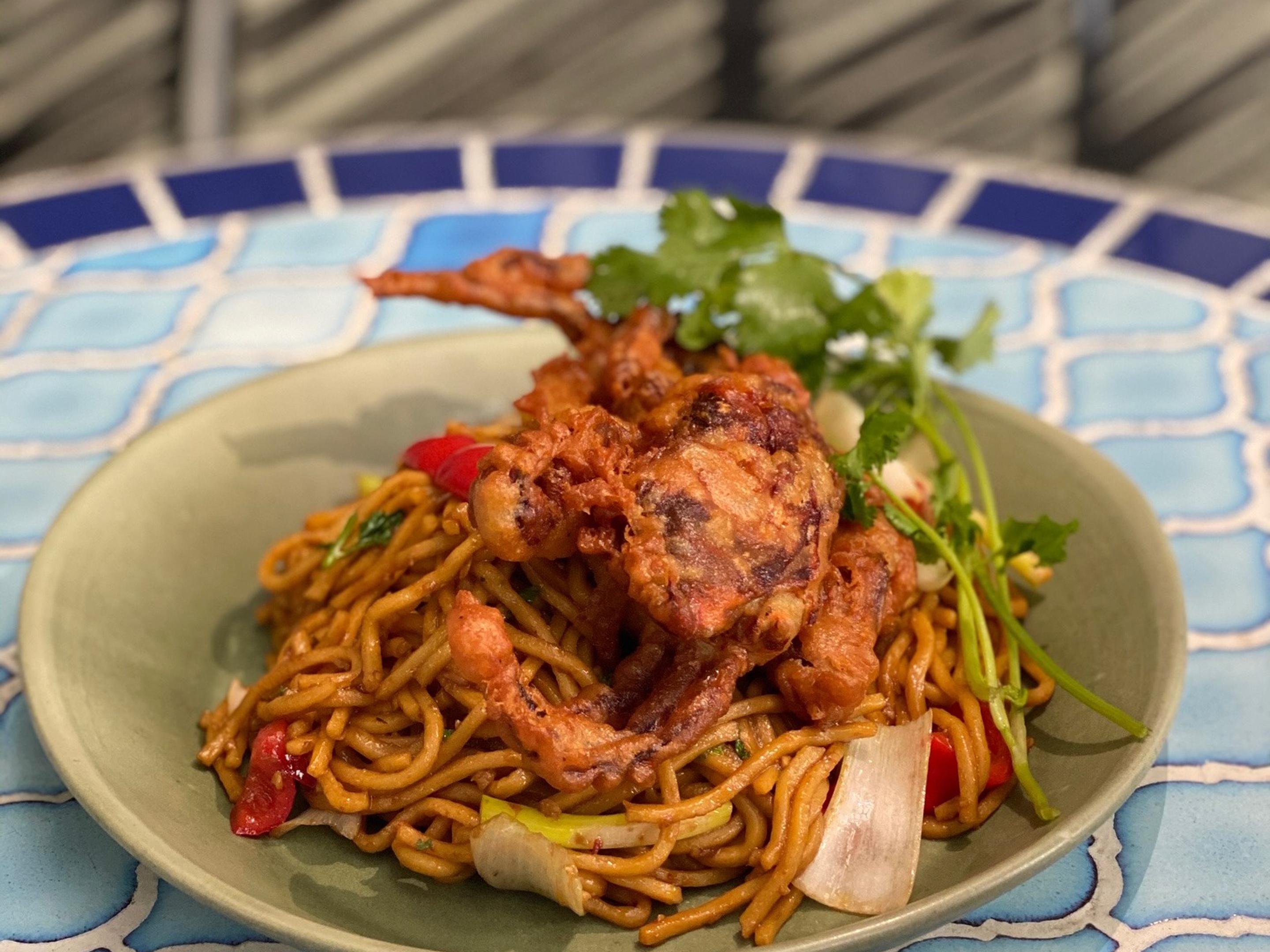 Jumbo Soft Shell Crab Garlic Noodles