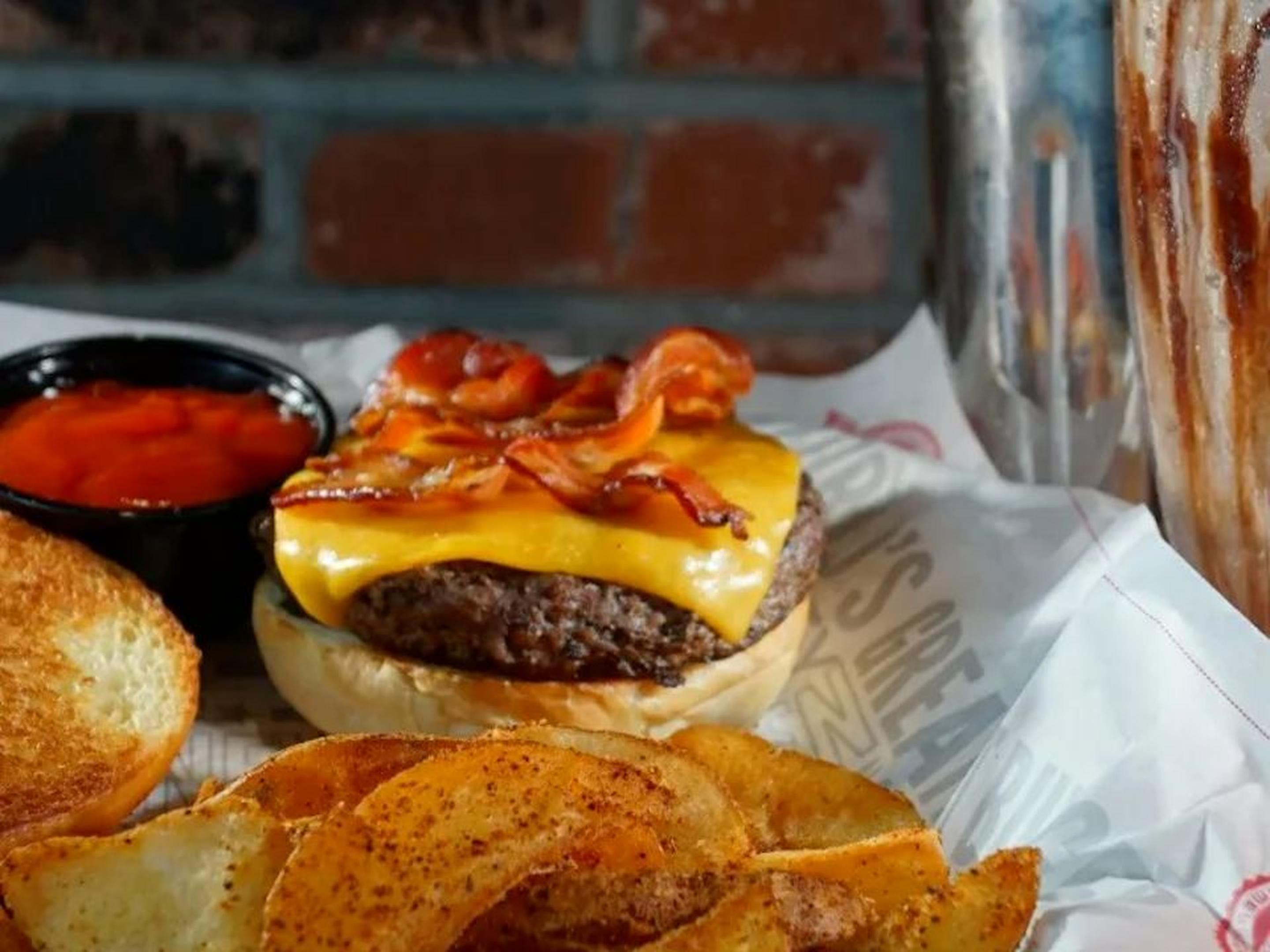1/2lb Bacon Chz Burger