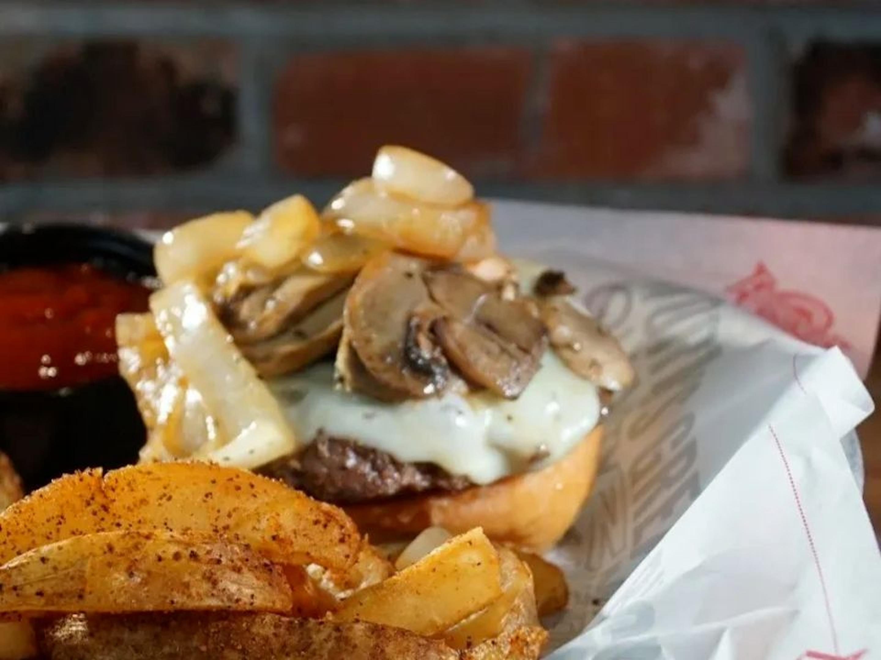 2/3lb Swiss Melt Burger