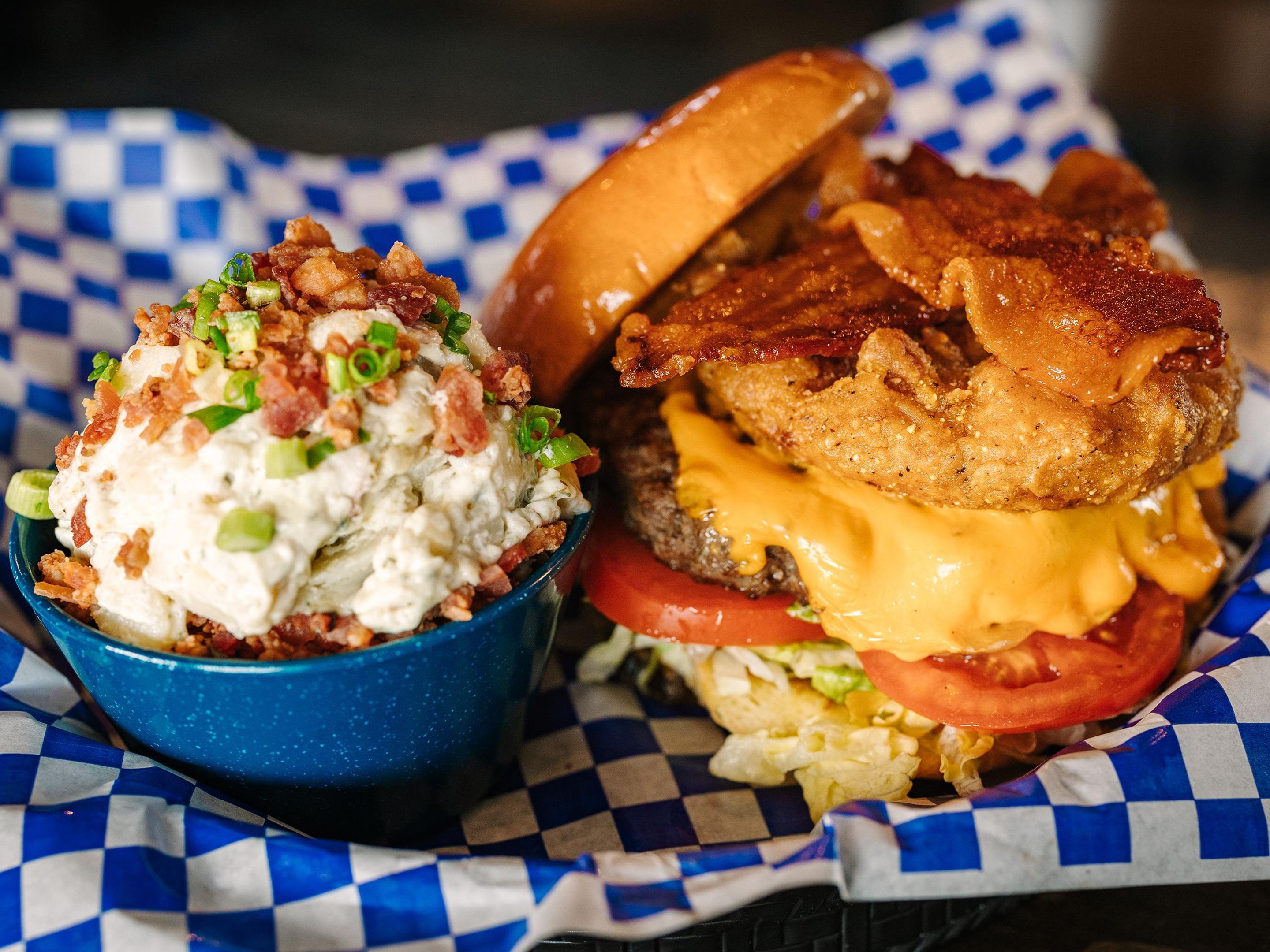 Moose’ S Big Daddy Mac ‘ N Cheese Burger