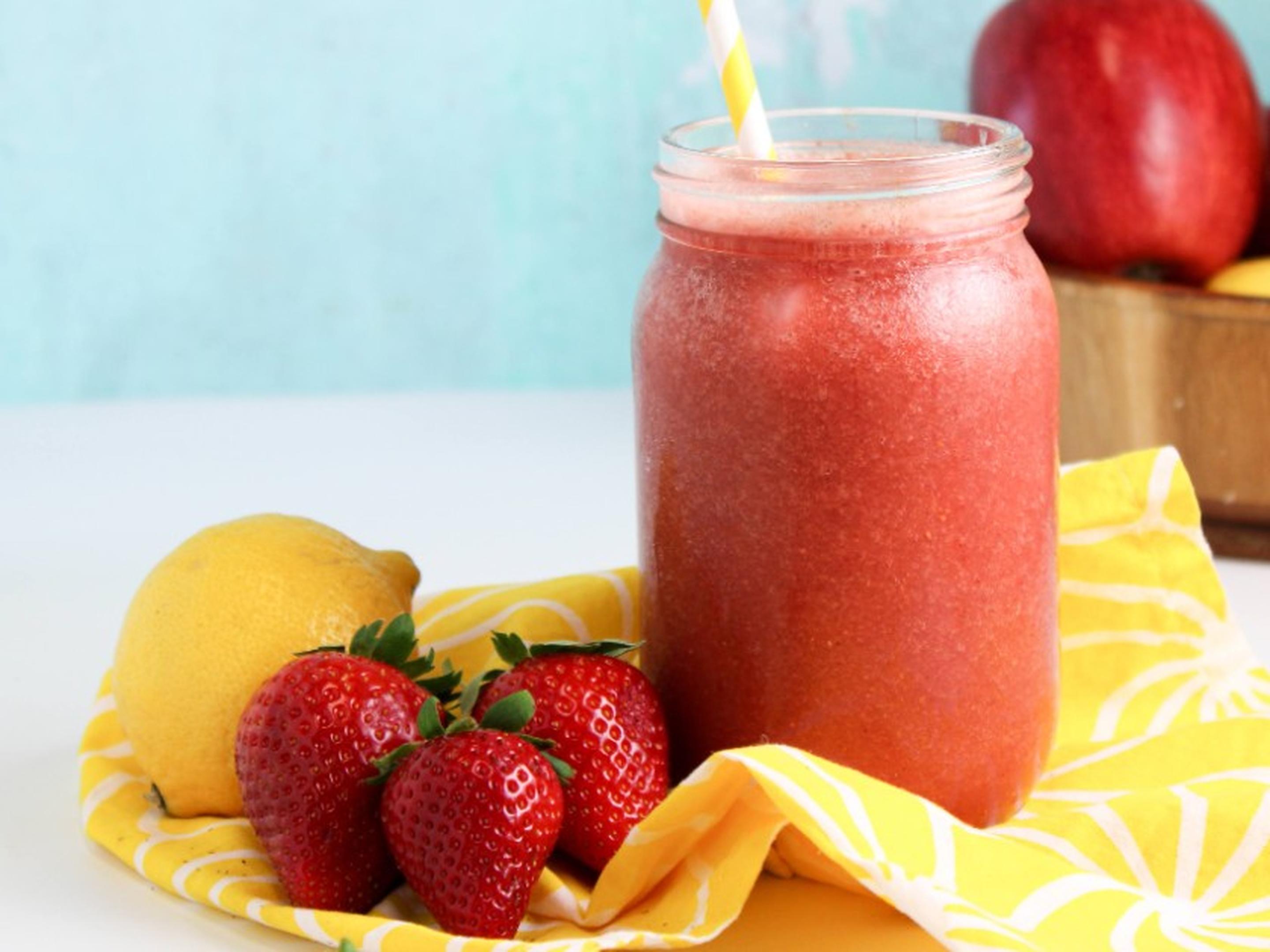 AUGUST SPECIAL | STRAWBERRY SLUSHIE SMOOTHIE
