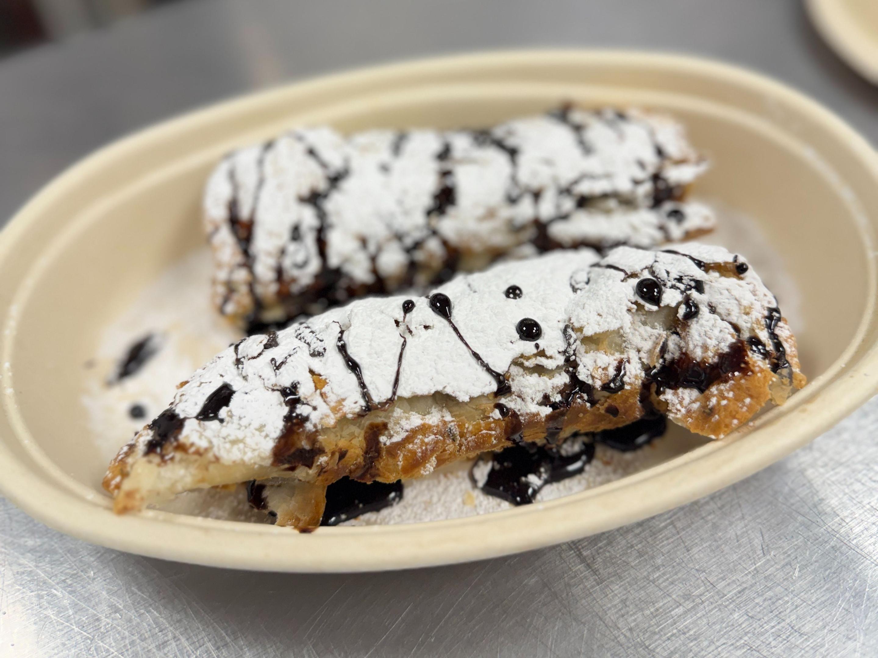 MAAJI'S SWEET ROLLS