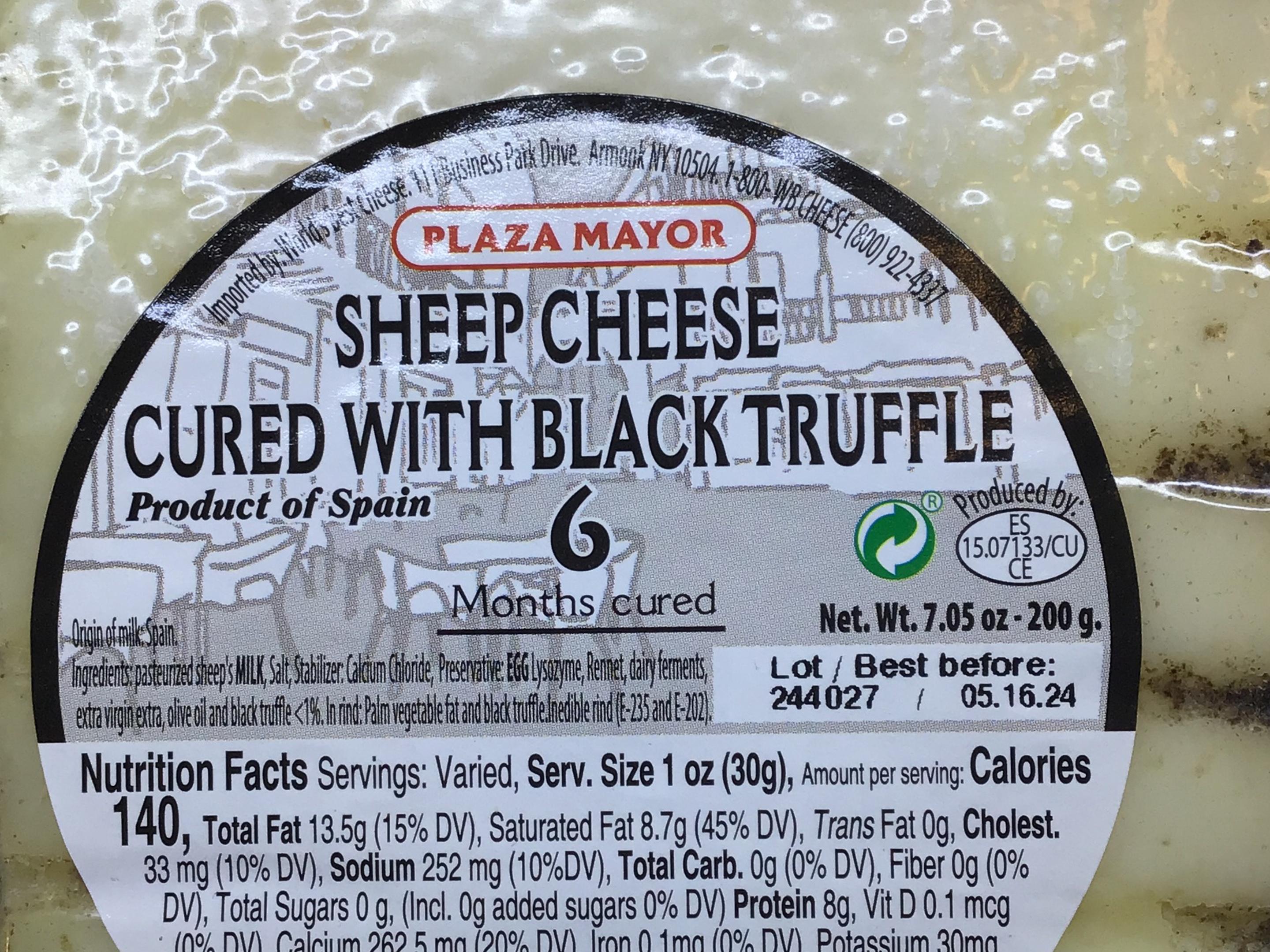 Plaza mayor Sheep cheese cured with black truffle