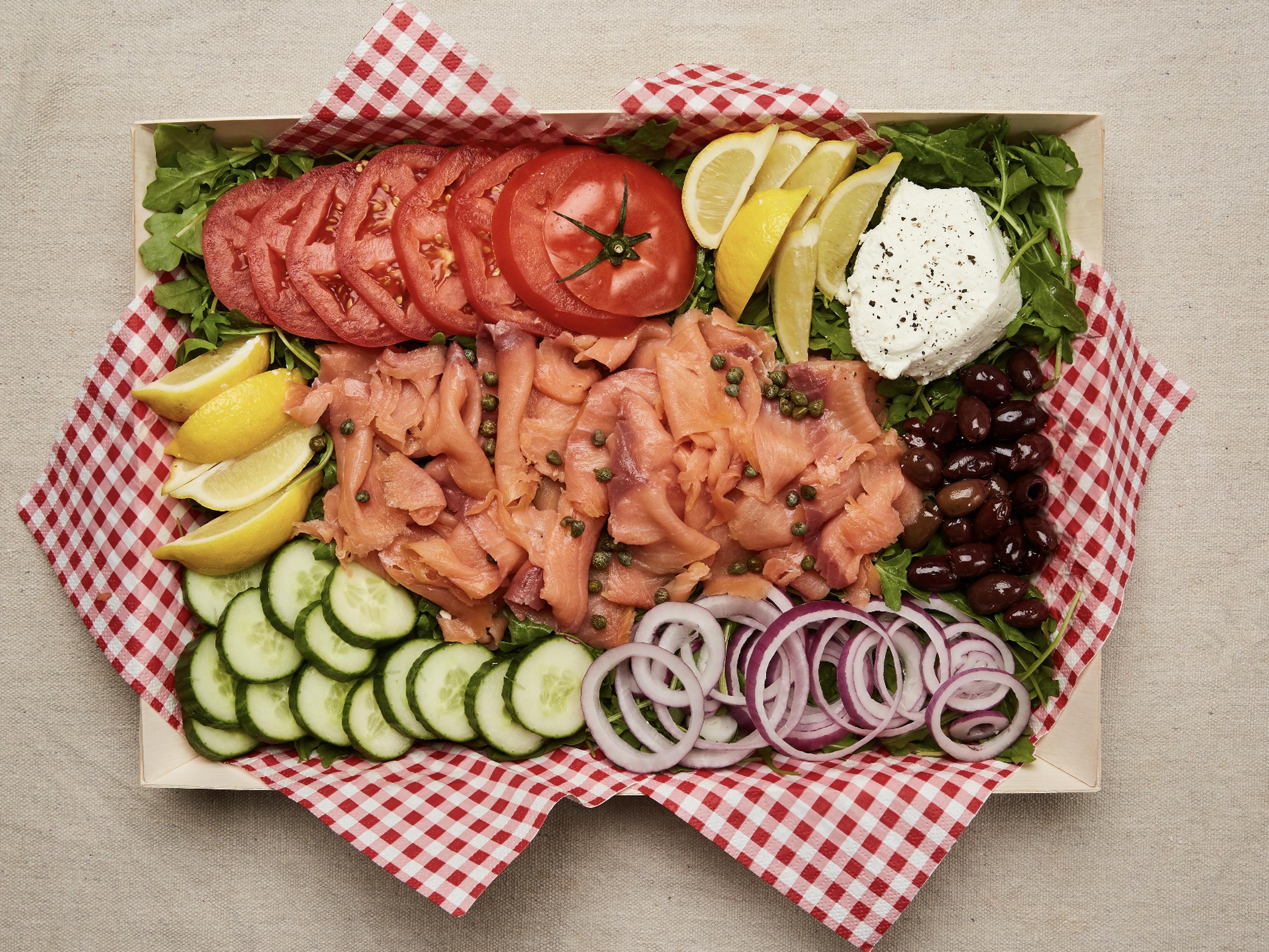 Bagels and lox platter