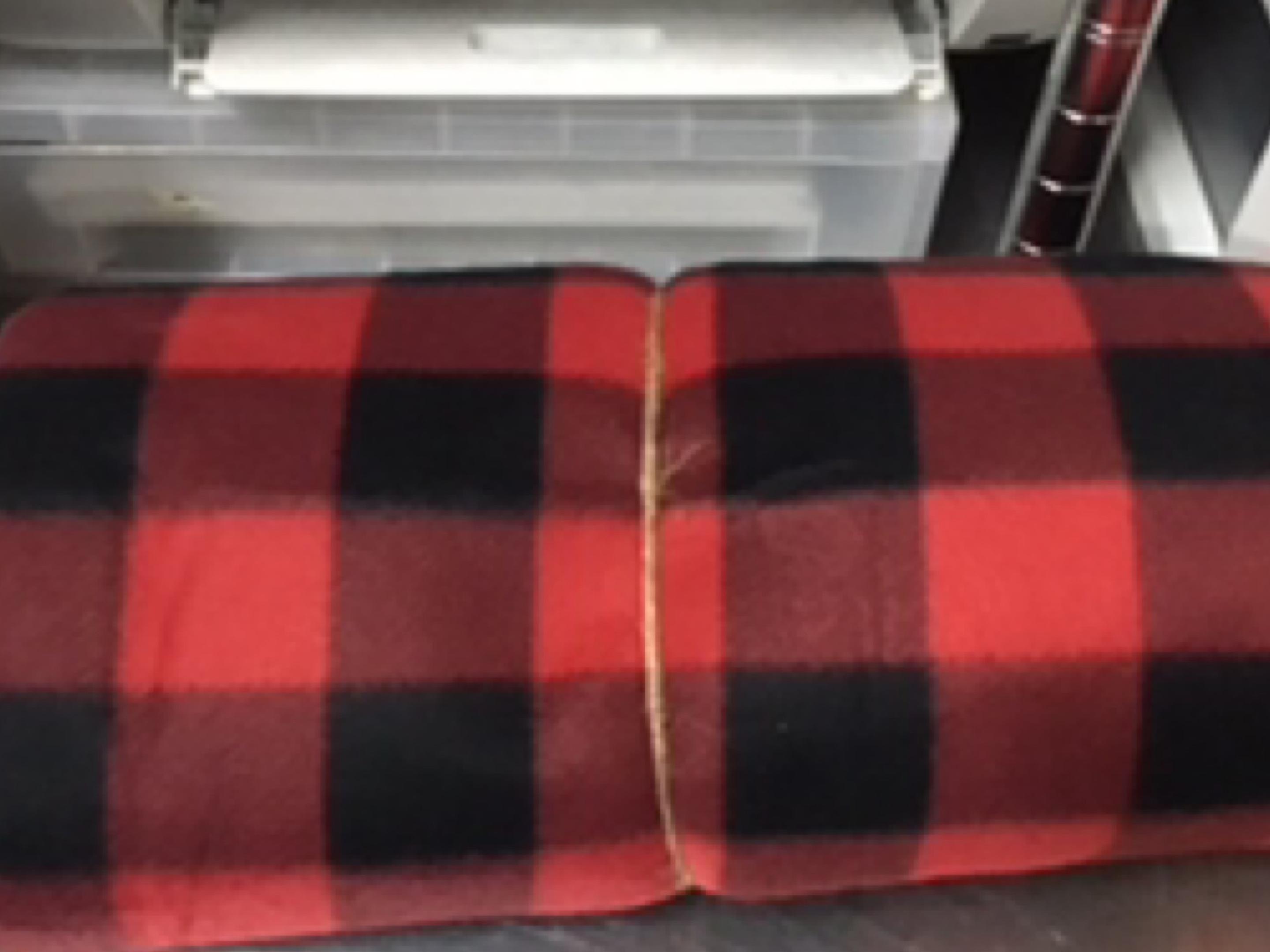 Blanket red