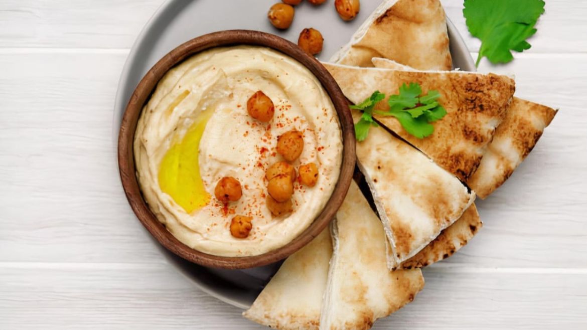 Hummus with pita