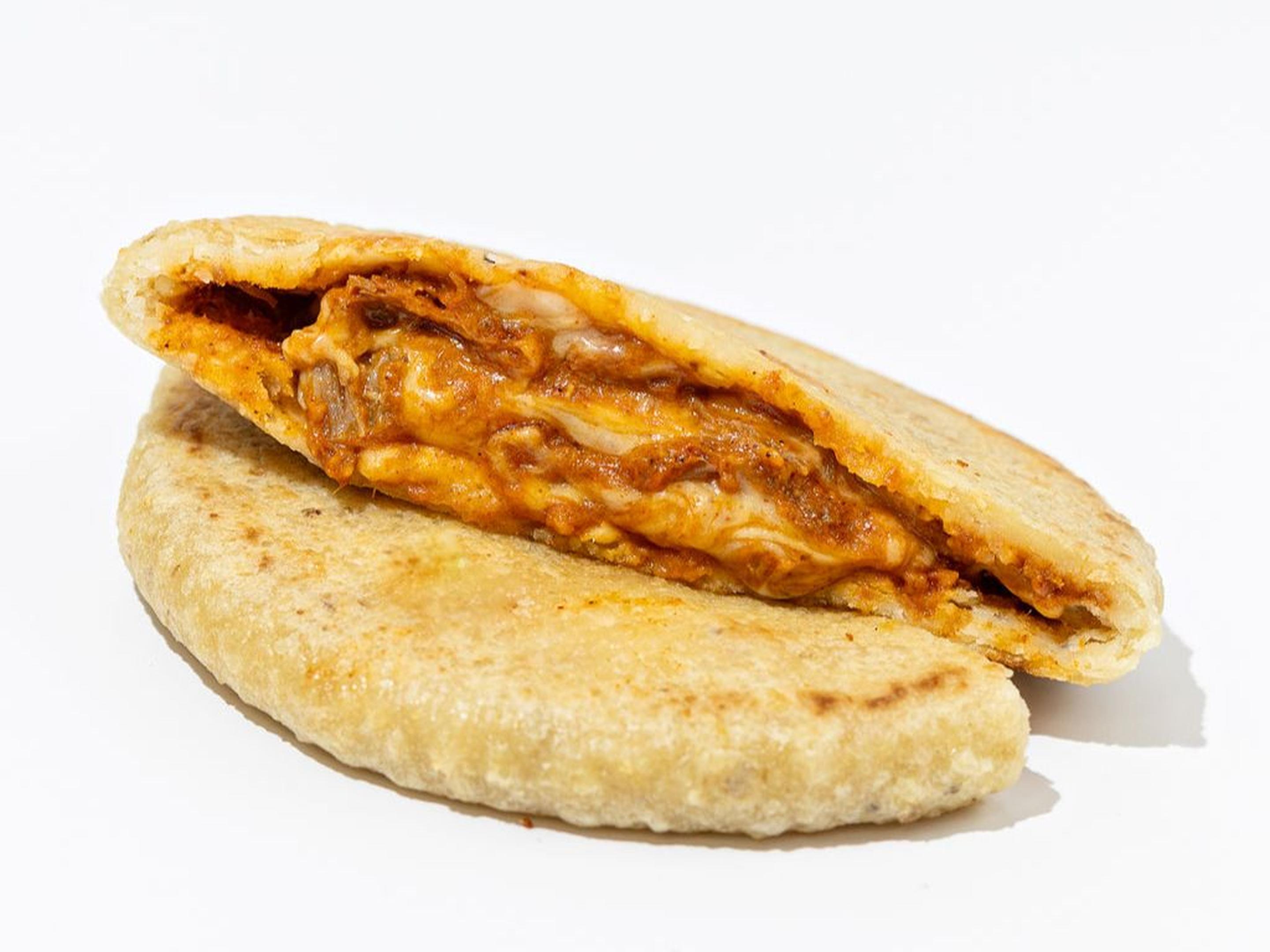 Pupusa de Birria y Queso (Beef & Cheese)