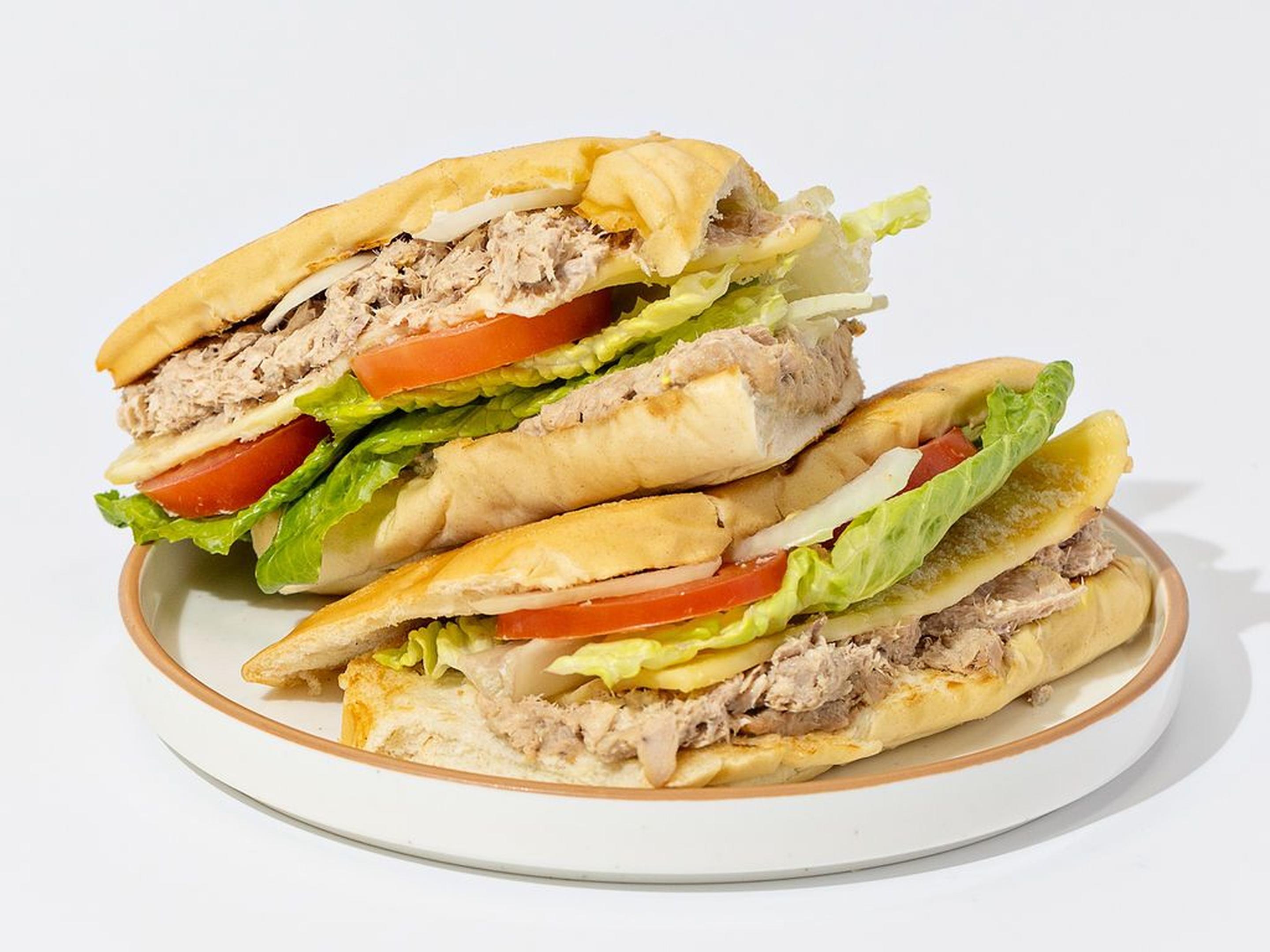 Tostada con Atun (Tuna Sandwich)