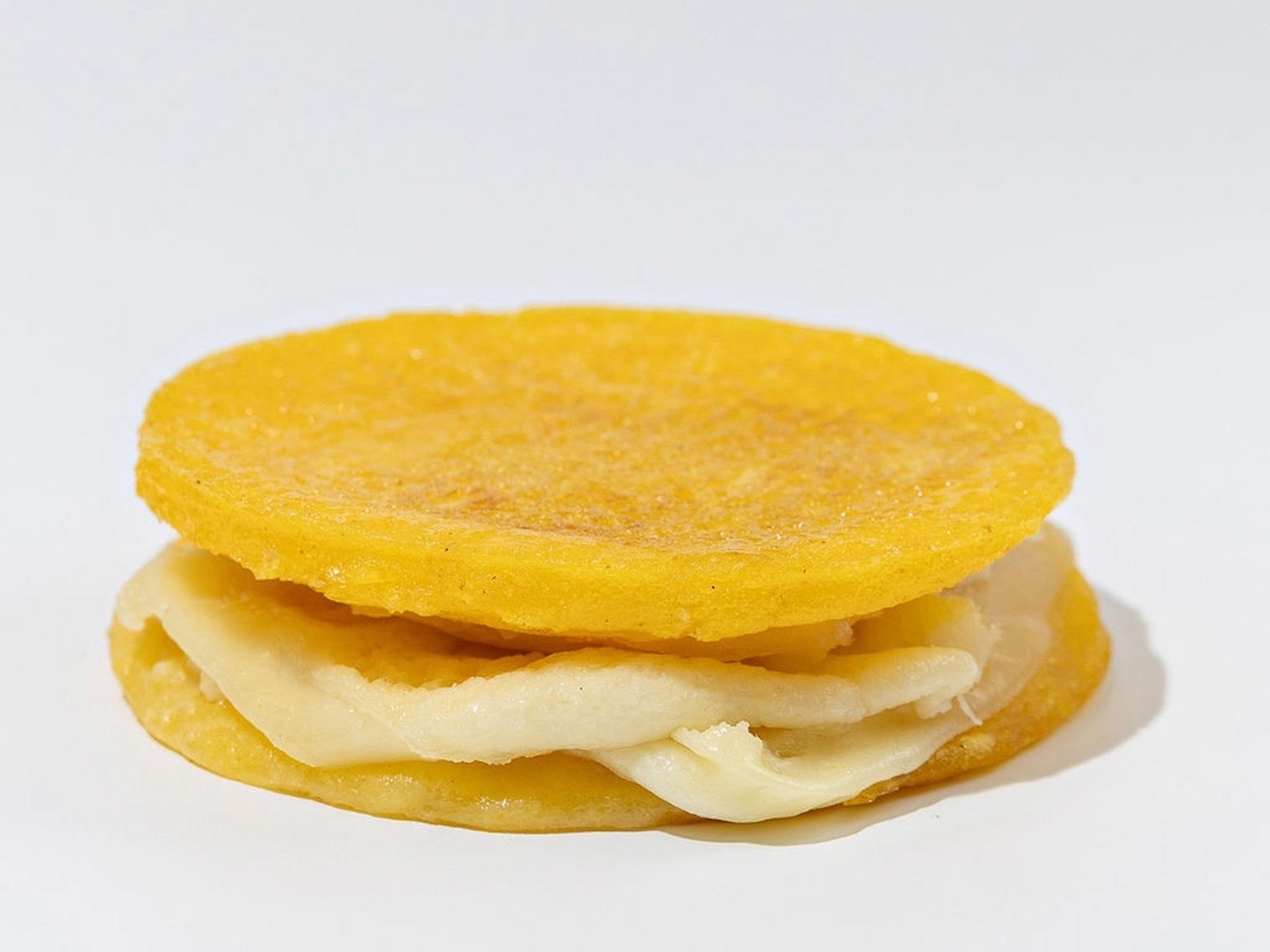Arepa con Queso (Yellow Corn w/Cheese)