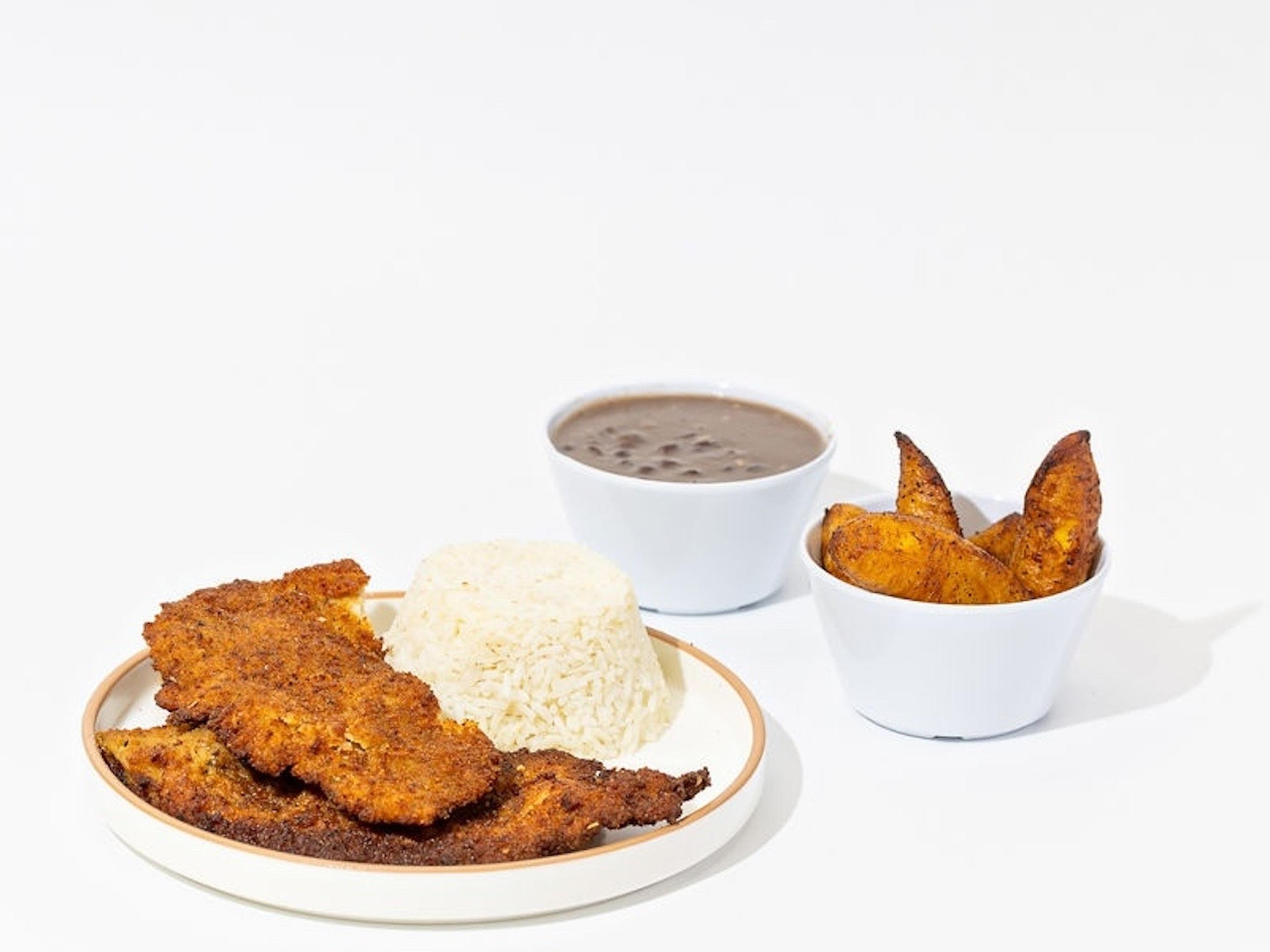 Milanesa de Pollo (Breaded Chicken) Platter