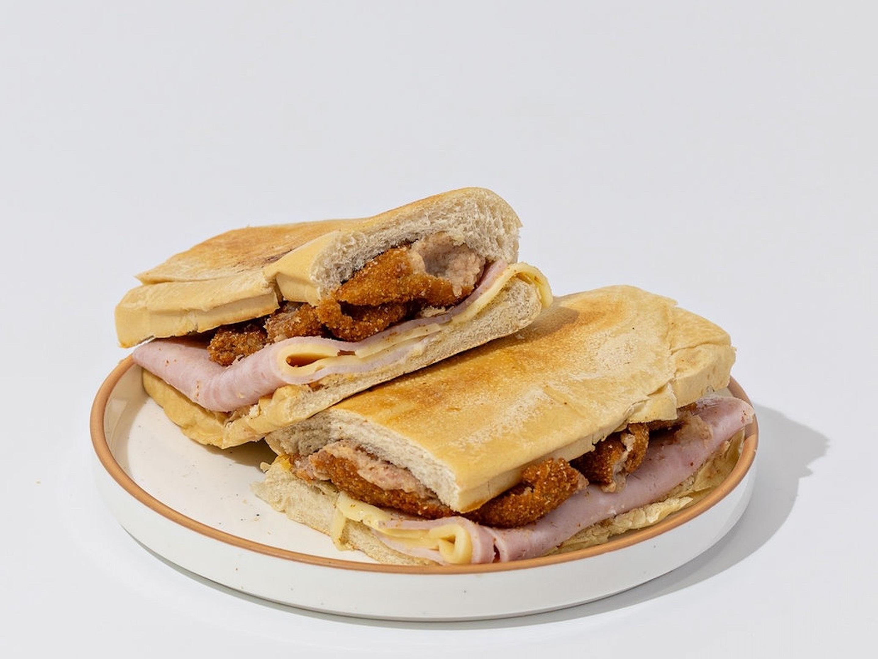 Pan con Croqueta de Jamón Preparado