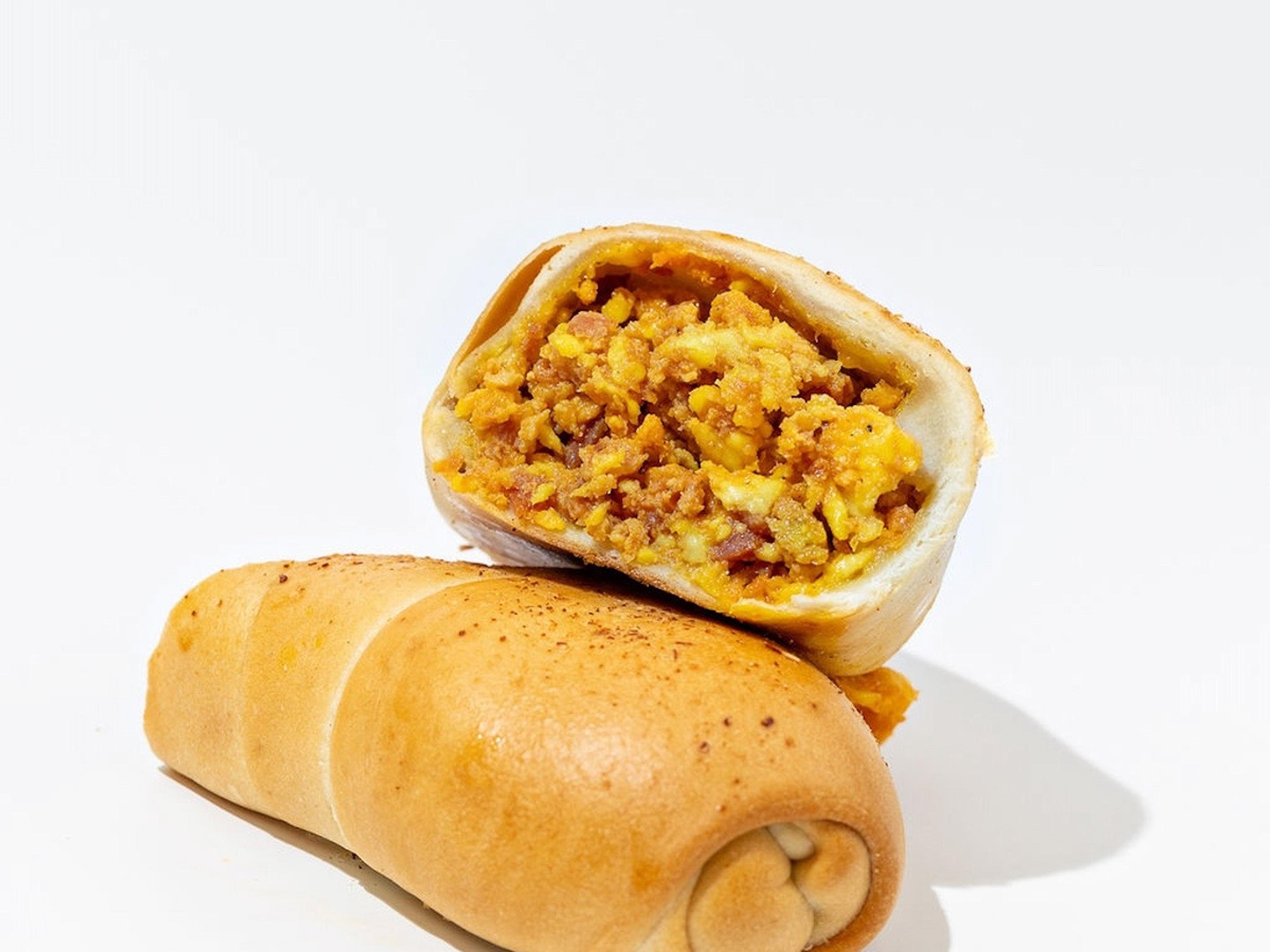 Cachito de Salchicha y Queso (Sausage & Cheese)