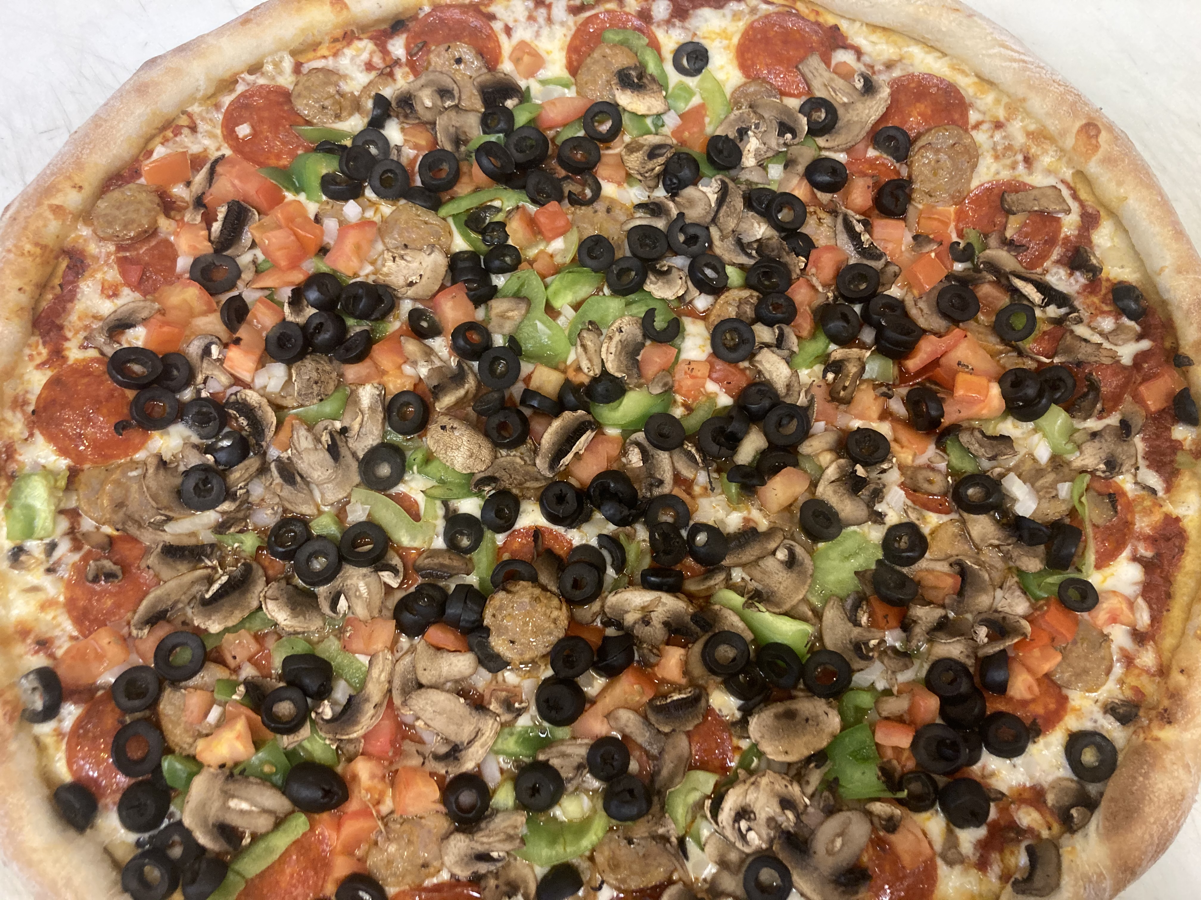 Deluxe Pizza
