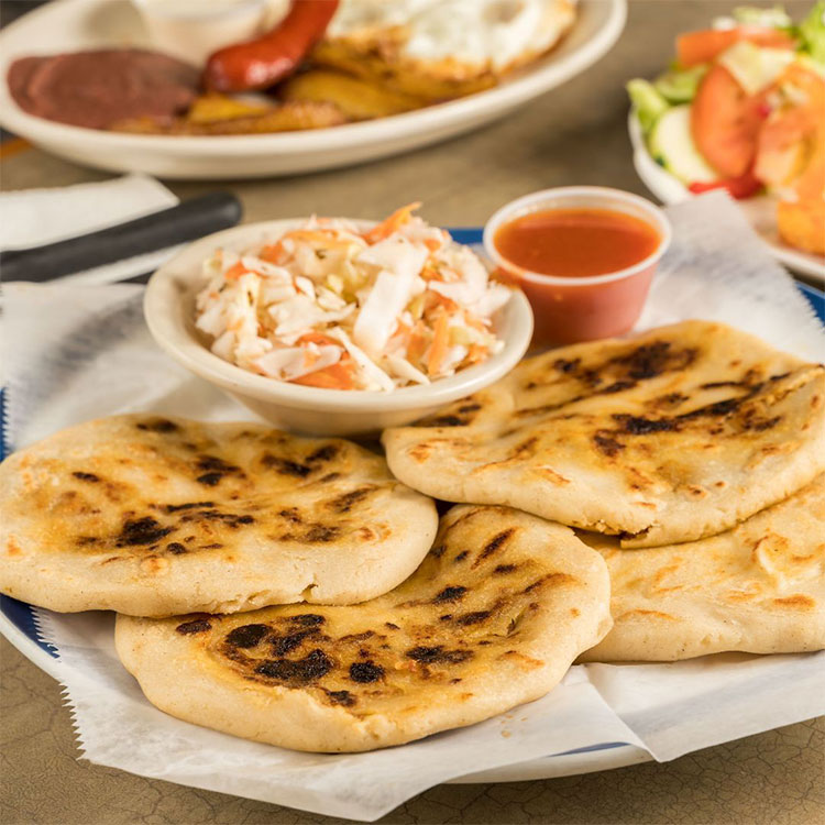PUPUSAS DE FLOR DE LOROCO