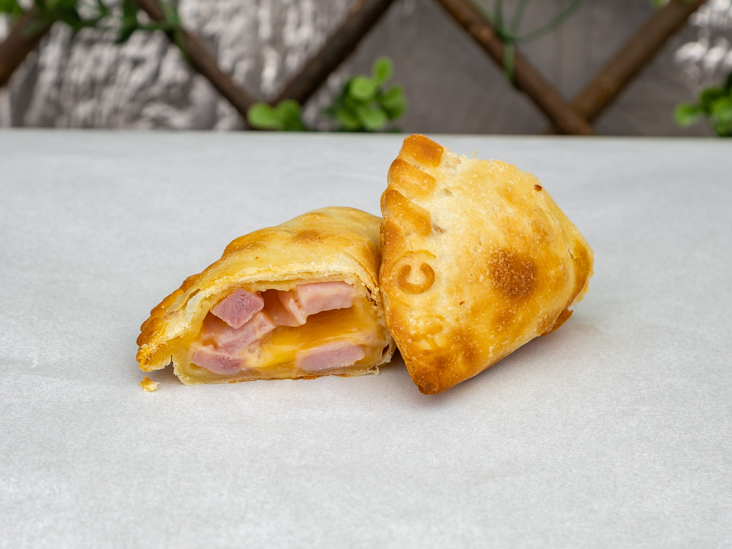 Ham + Cheese Empanada (HC)