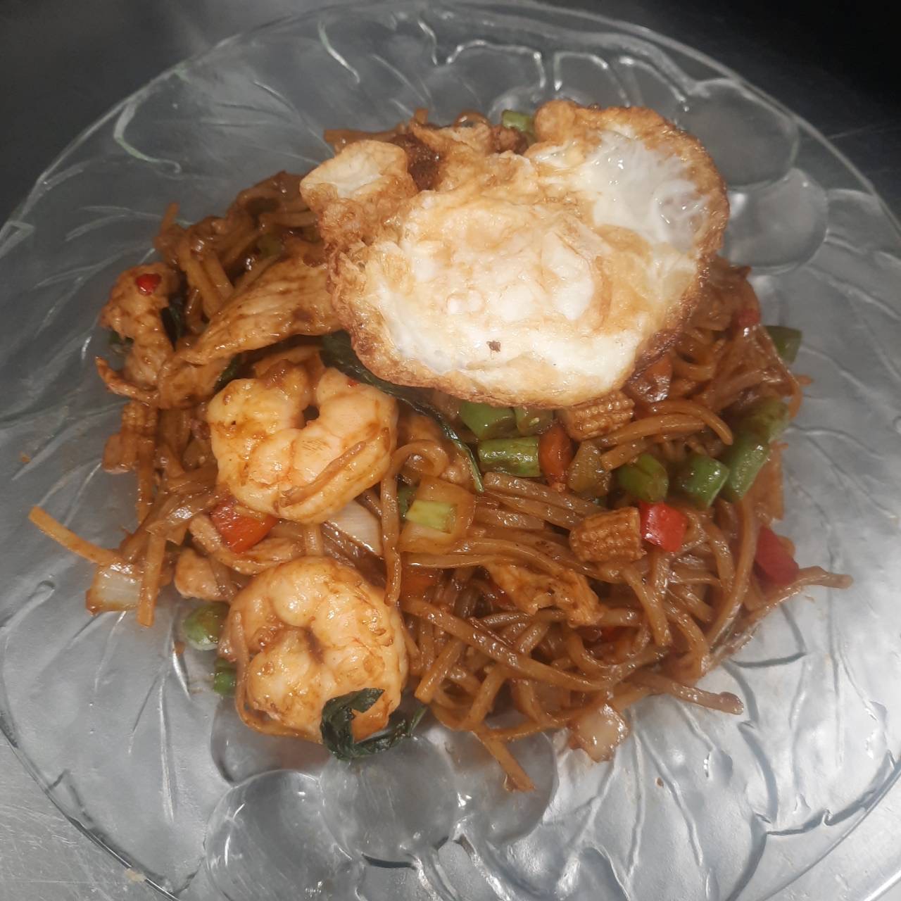 Basil Noodle with Fried Egg (Ka-pow Noodle)*