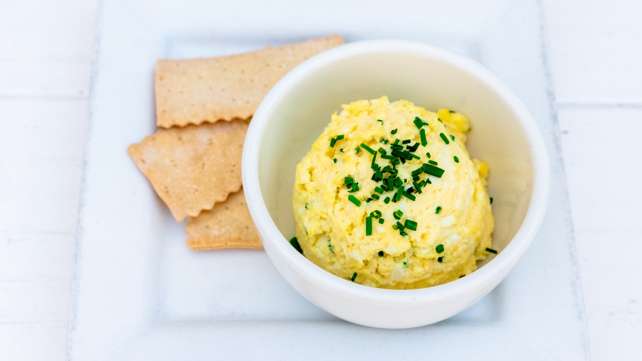 Scoop Egg Salad