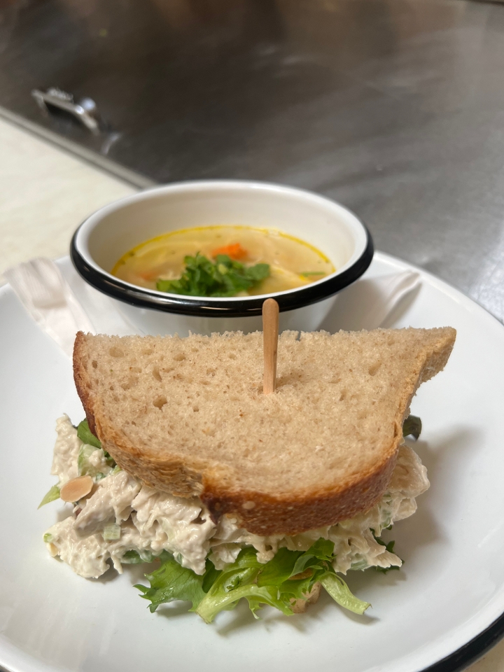 1/2 Sandwich & Soup