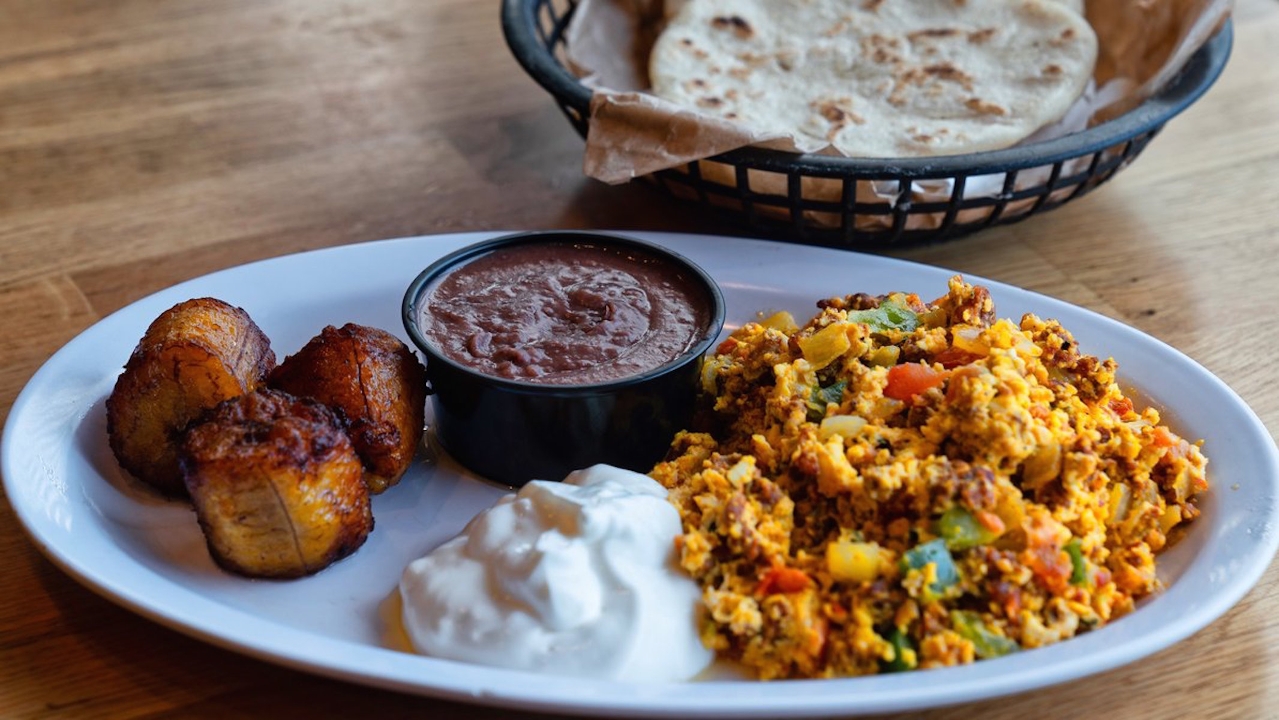 CHORIZO & EGGS