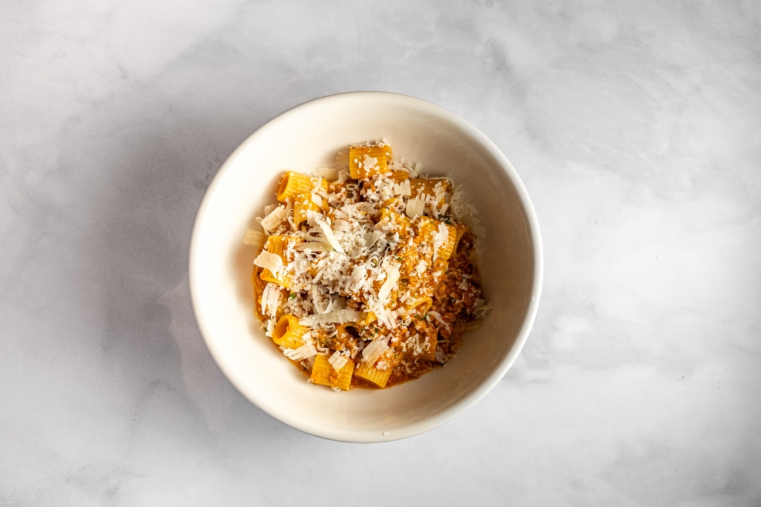 RIGATONI BOLOGNESE