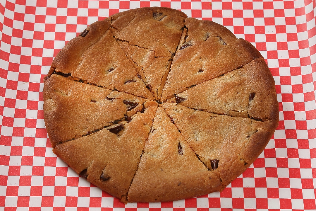 Giant Chocolate Chip Cookie